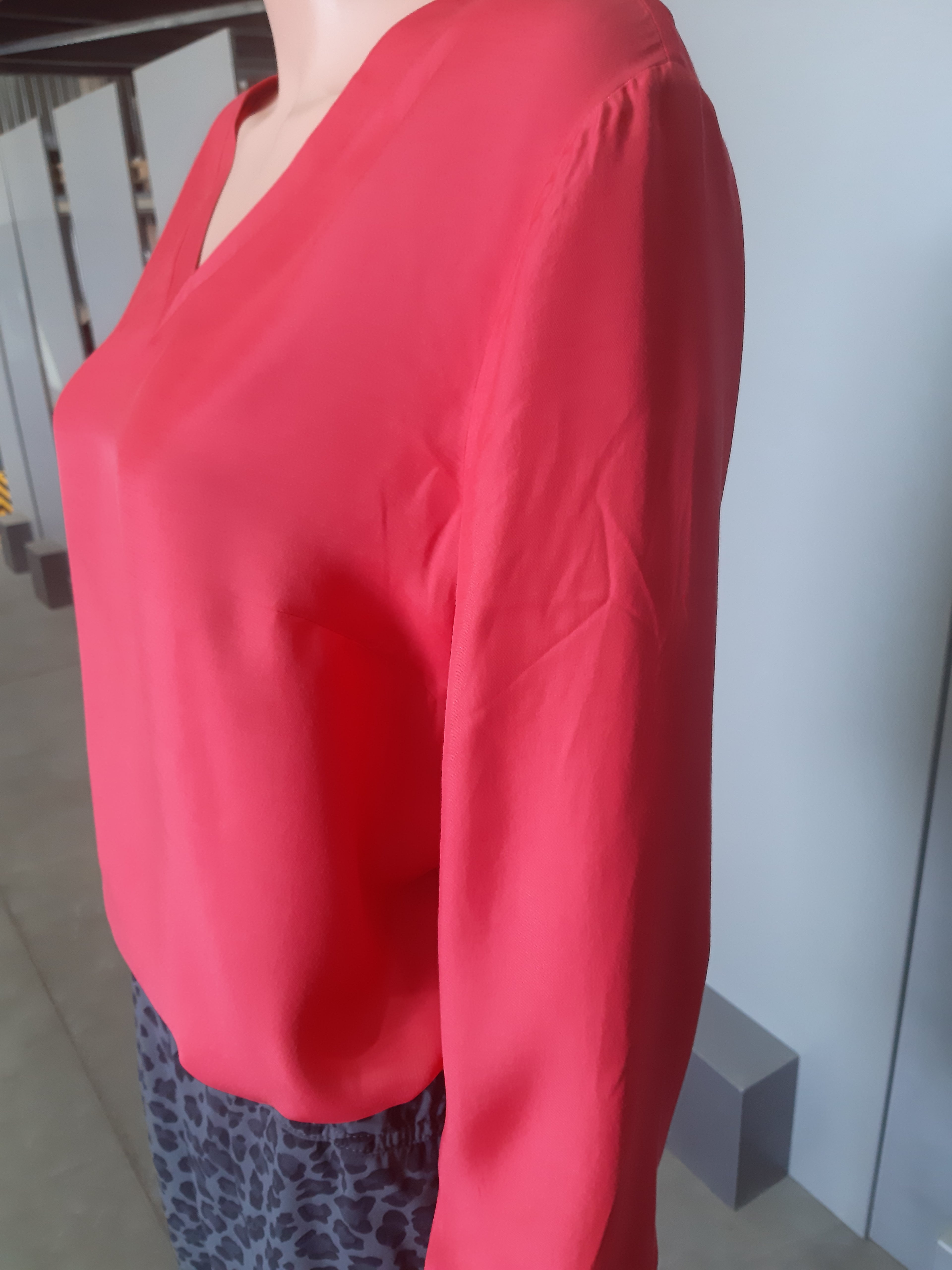 Елегантна дамска блуза Betty Barclay, корал