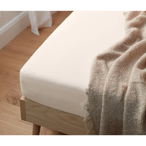 Памучен чаршаф с ластик, екрю 180-200 ?
200 см