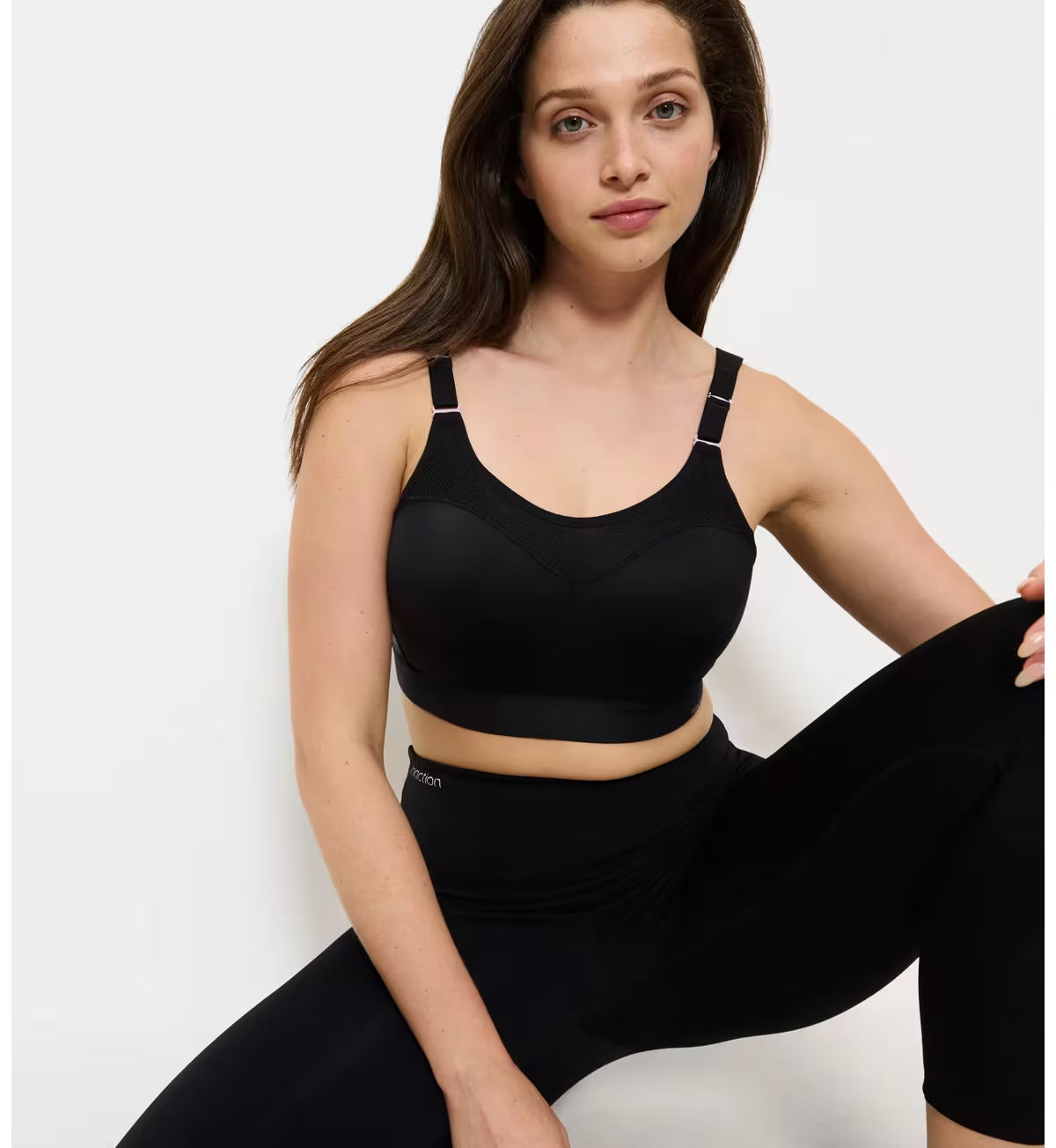 Спортен сутиен Triumph TRIACTION CONTROL LITE MINIMISER SPORTS BRA