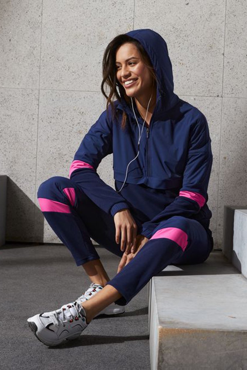 Sports sweatshirt made of breathable fabric, dark blue/pink
