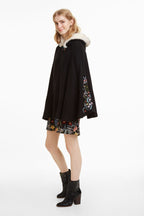 Дамско пончо Desigual Gipsy Garden, черно