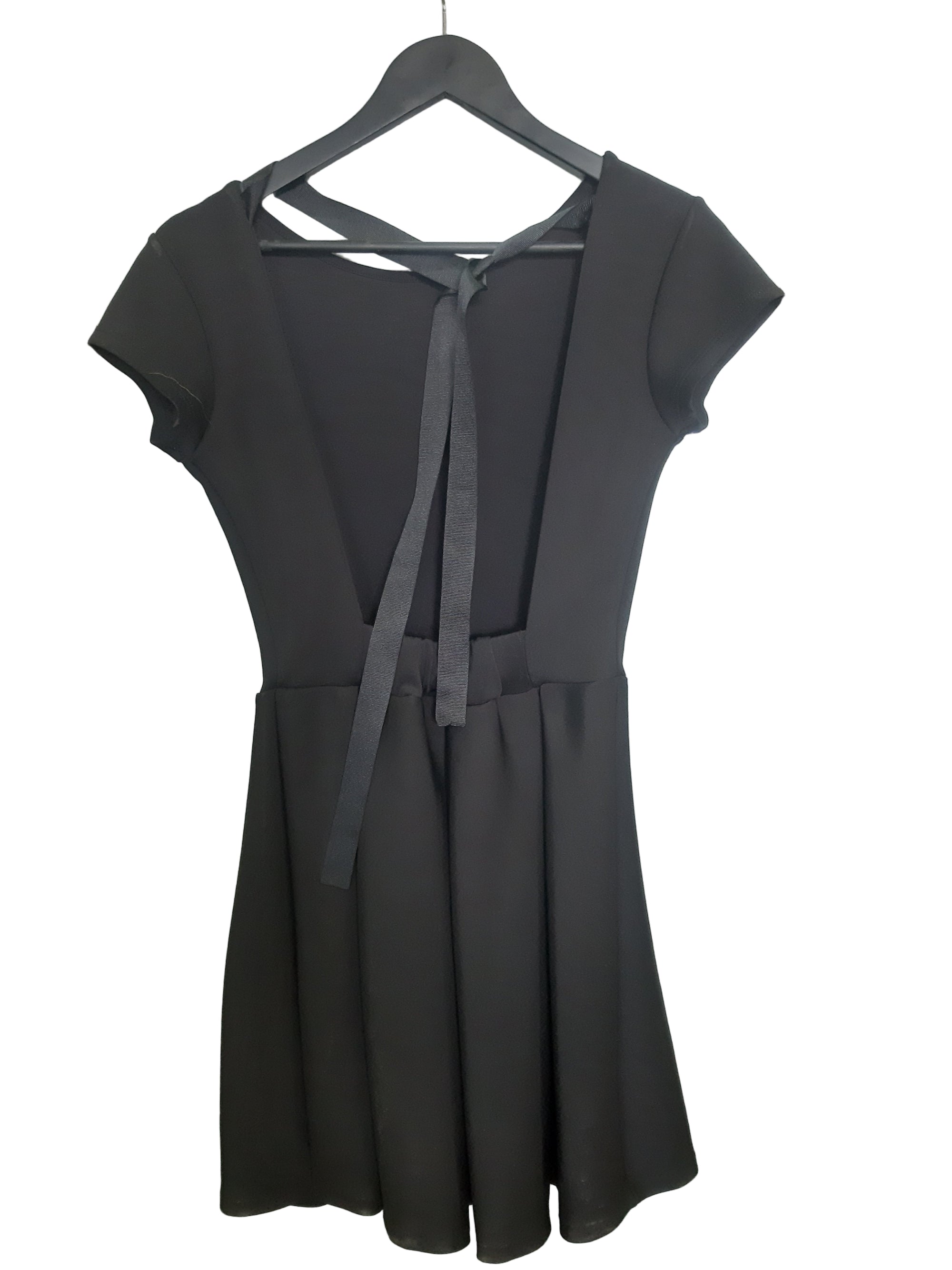 Women's knitted open-back dress, black