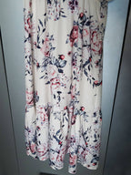 Women's summer dress with floral motifs