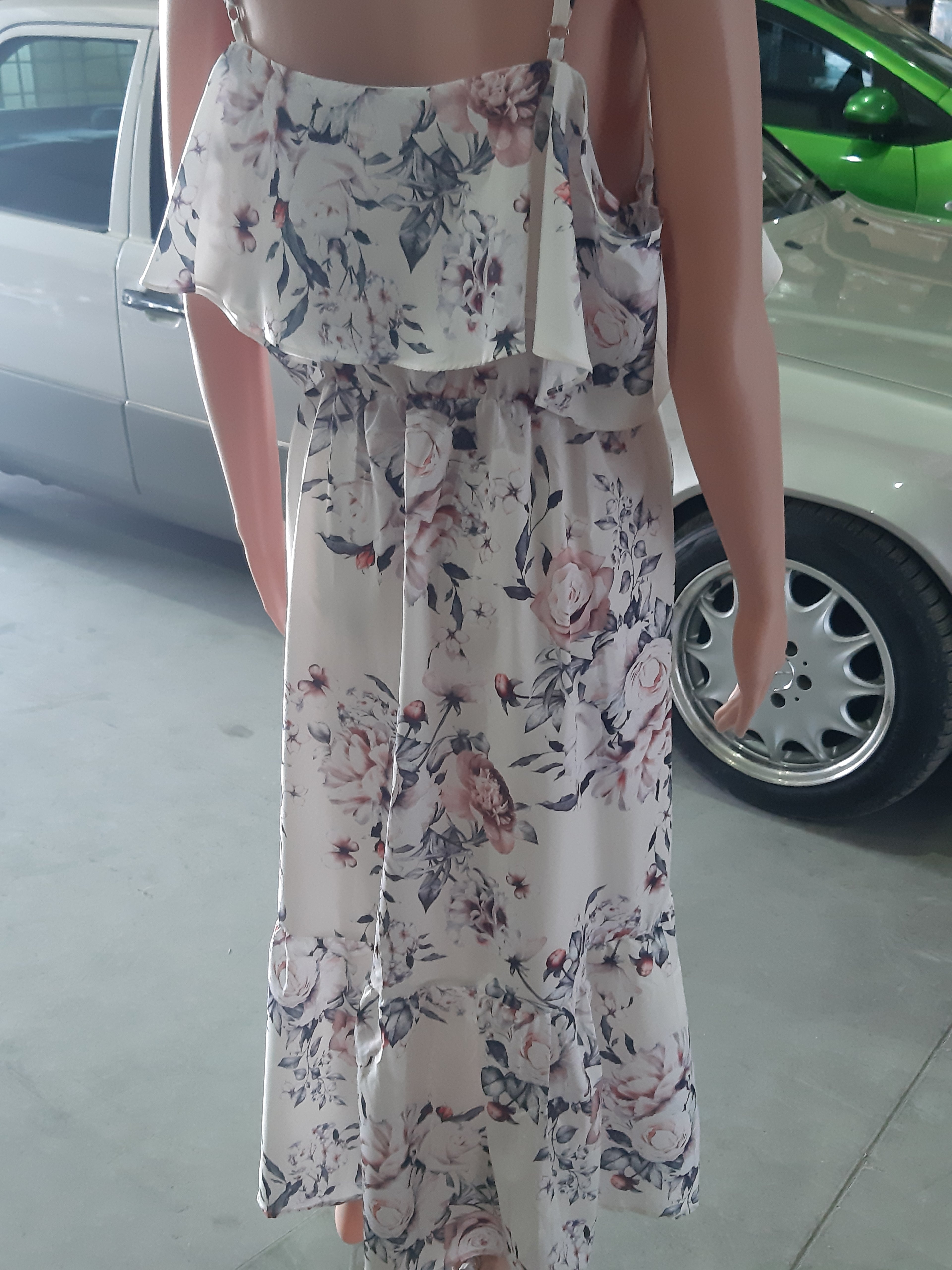 Women's summer dress with floral motifs