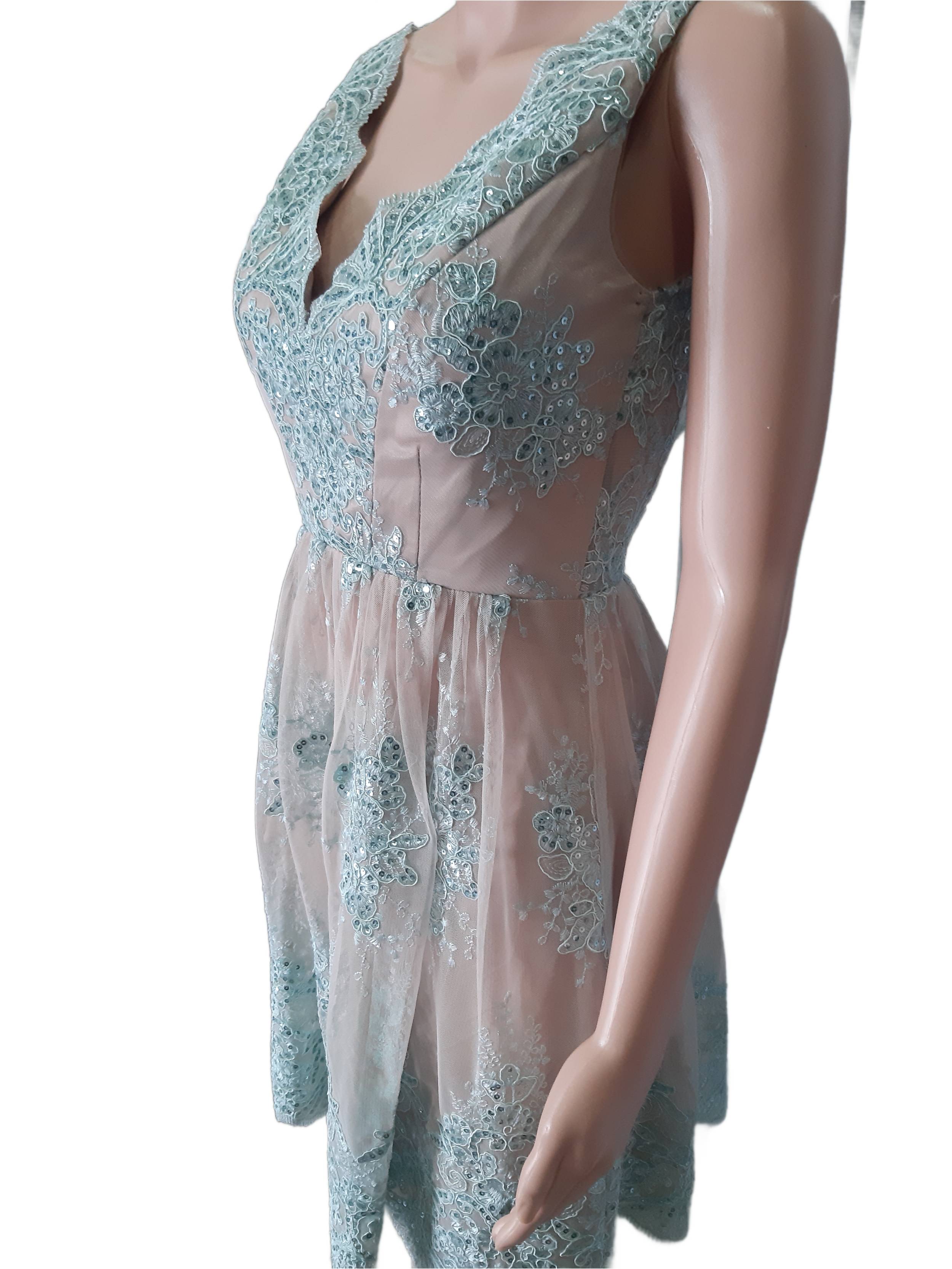 Vera Mont Women's elegant dress in pink with embroidery and lace
