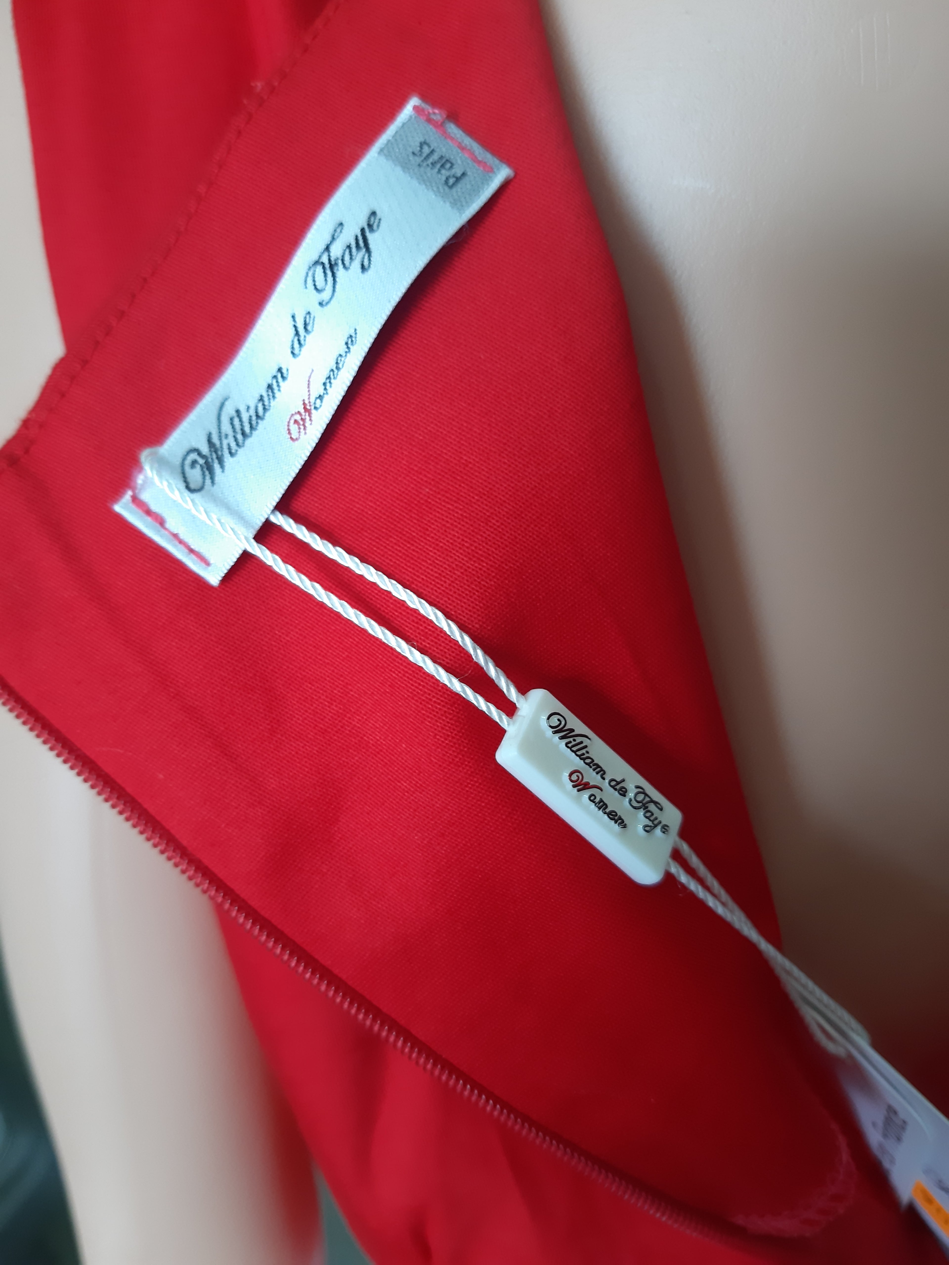 WILLIAM DE FAYE Elegant cotton dress with belt, red