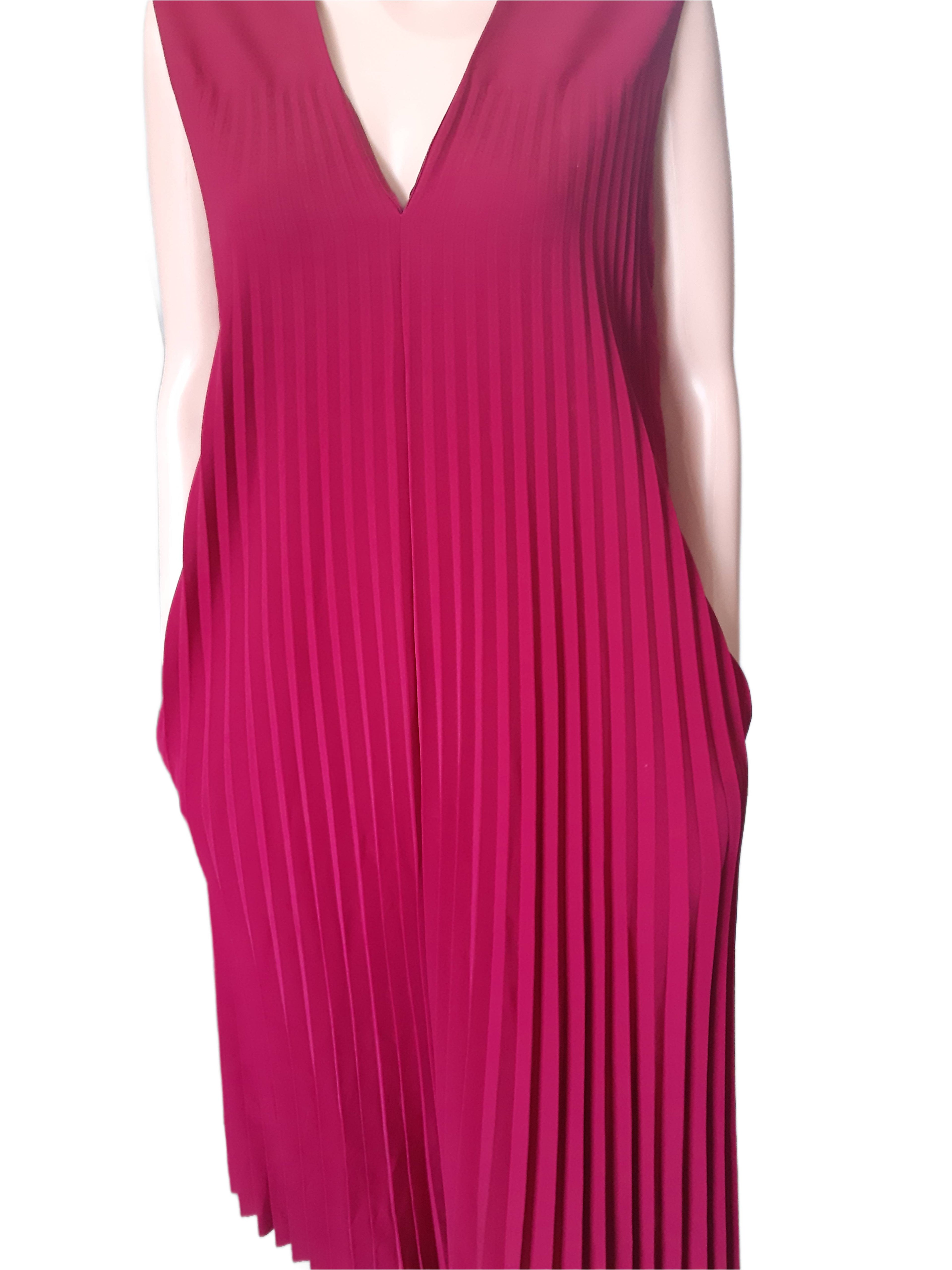 Vera Mont Women's pleated long dress, color Bordeaux