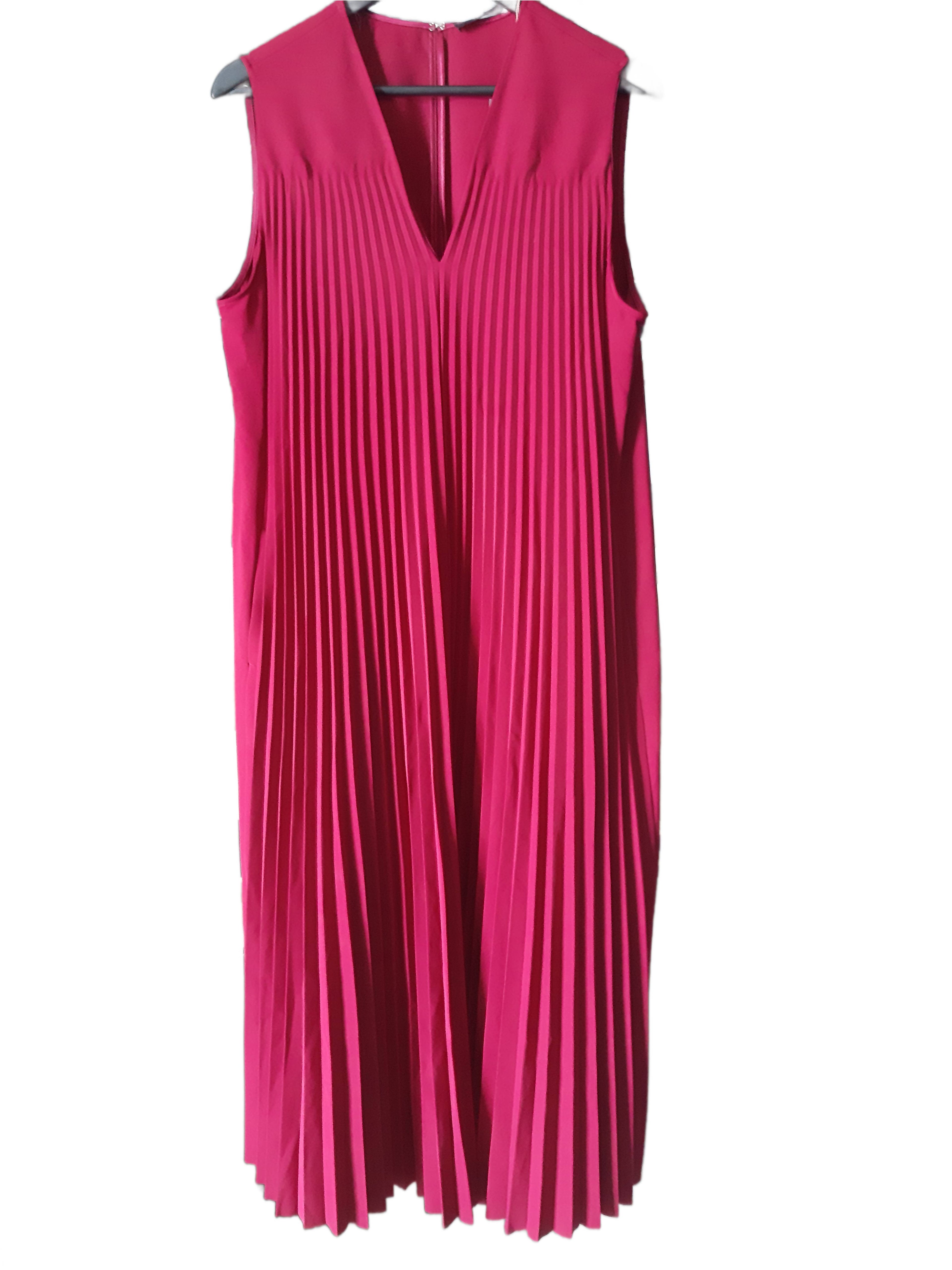 Vera Mont Women's pleated long dress, color Bordeaux