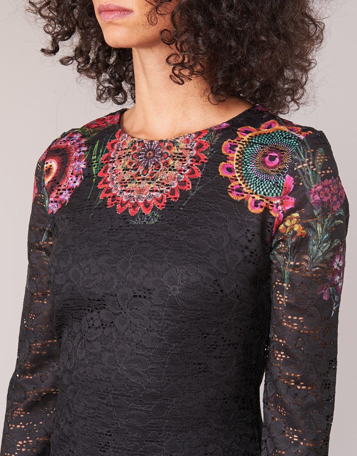 Desigual Дамска дантелена къса рокля Darina, черна с флорални мотиви