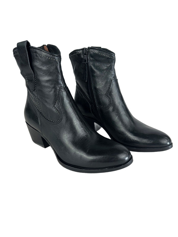 Дамски боти от естествена кожа Mjus DENVER STUDS, черни