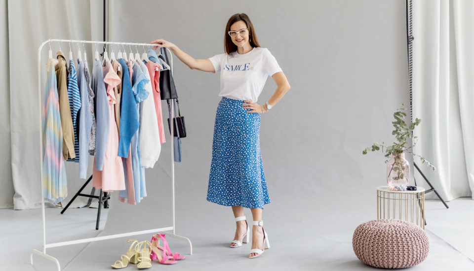 Casual skirt in a classic shape, blue and white 