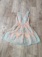 Vera Mont Women's elegant dress in pink with embroidery and lace