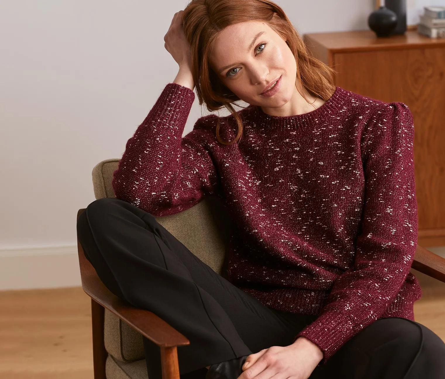 Women's round neck sweater, dark red