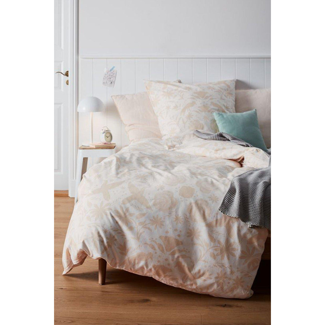 Bedding set, ecru with dove and flower print 155 x 220 cm