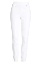 Women's white Spanx Distressed Skinny jeans with shaping effect