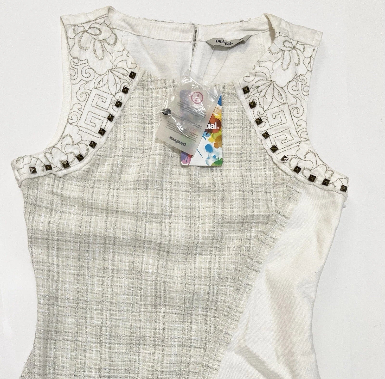 Desigual Women's Amparo dress with embroidery and metal eyelets, ecru/white