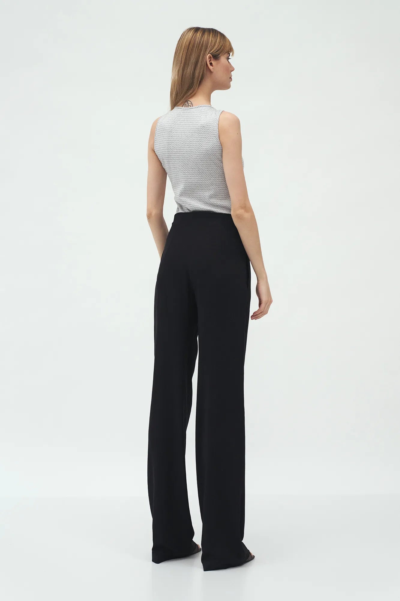 Nife Women's palazzo style pants, black