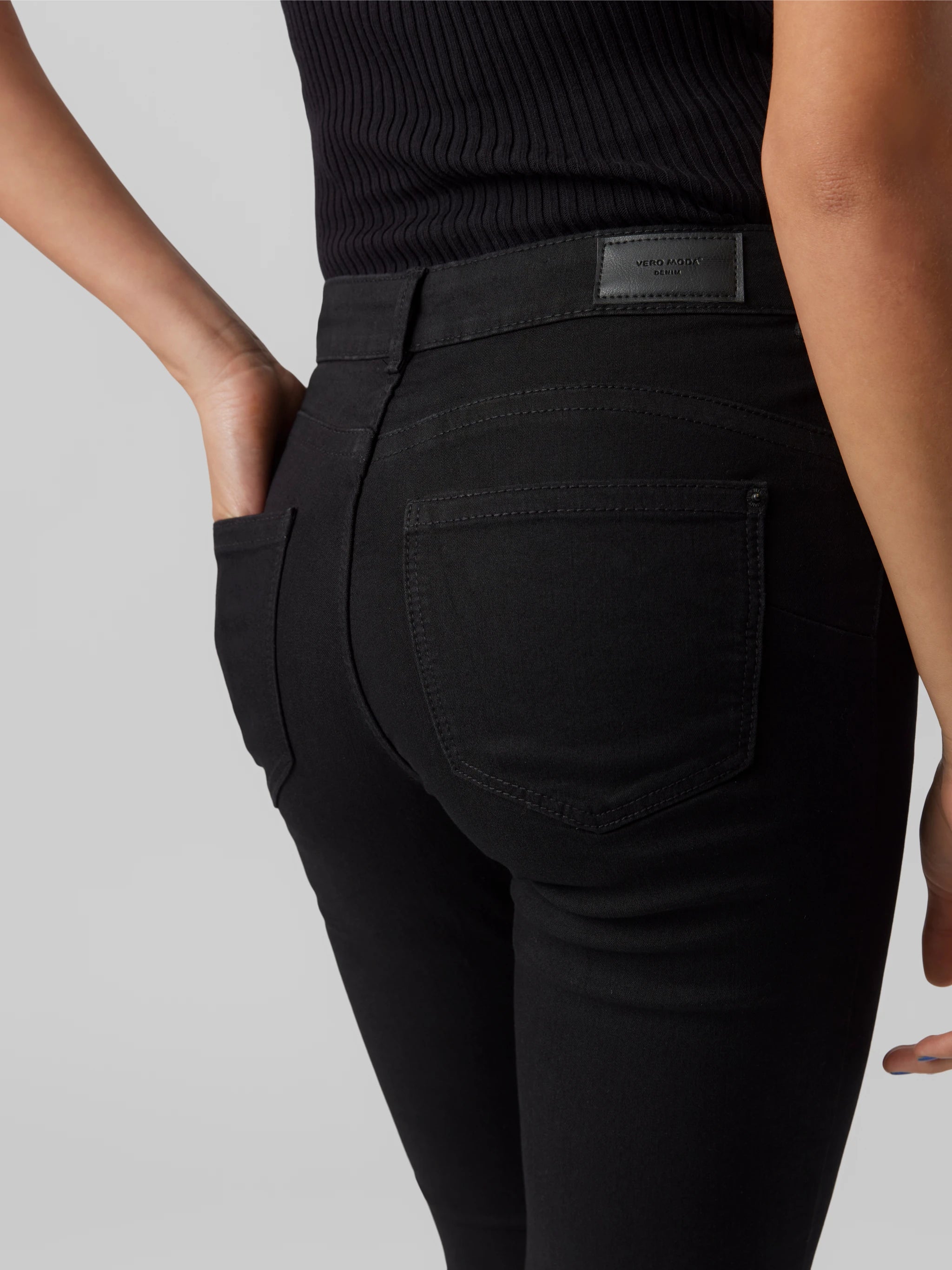 Women's Slim Fit Jeans with Mid Waist VERO MODA
